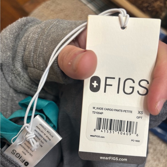 Women’s Kade XS petite cargo pants from FIGS scrubs.
Never worn!!! - Picture 2 of 2